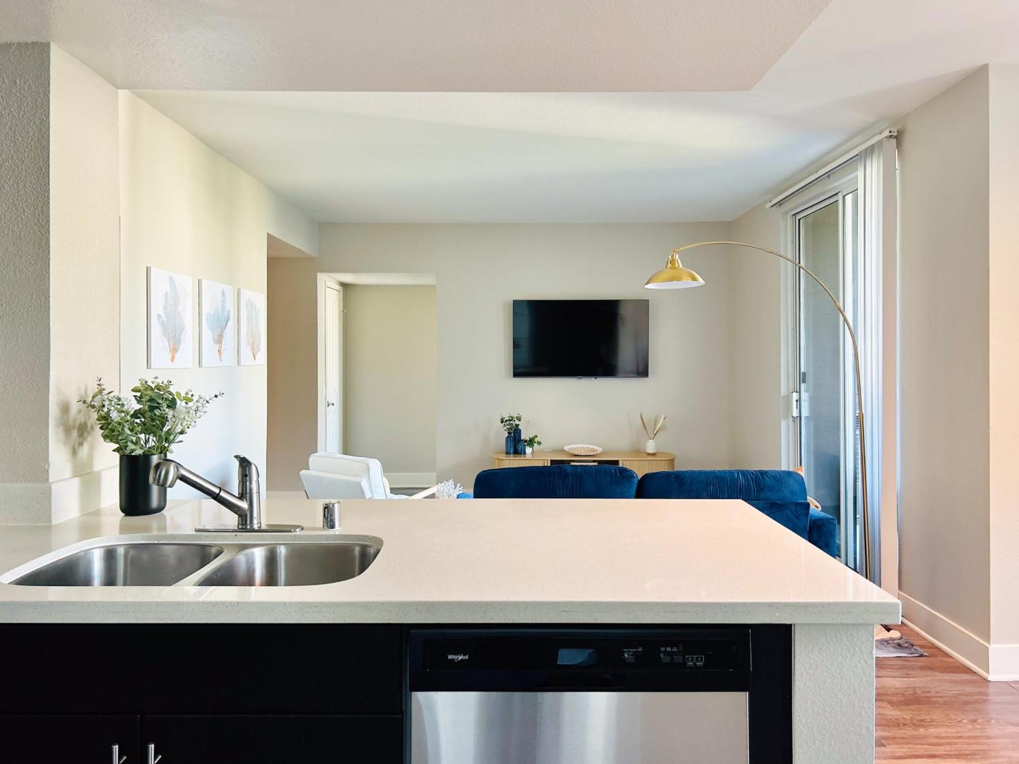 2Bd 2Ba Santa Monica Apartment With Relaxing Pool View Лос-Анджелес Экстерьер фото