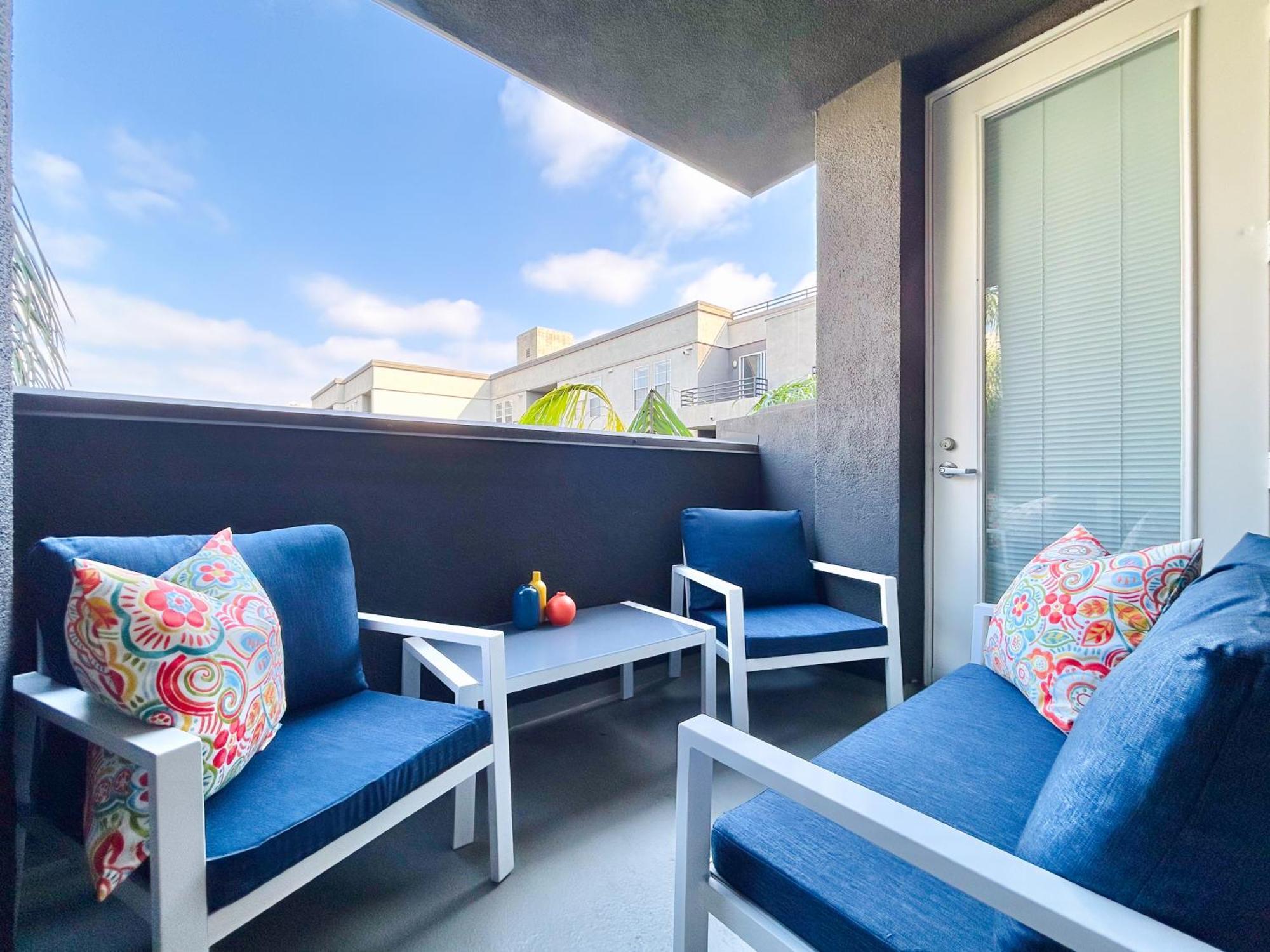 2Bd 2Ba Santa Monica Apartment With Relaxing Pool View Лос-Анджелес Экстерьер фото